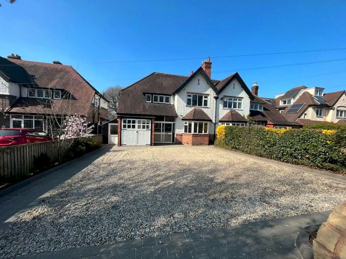 4 Bedroom Semi-Detached House To Rent In Green Lanes, Wylde Green, Sutton Coldfield, B73