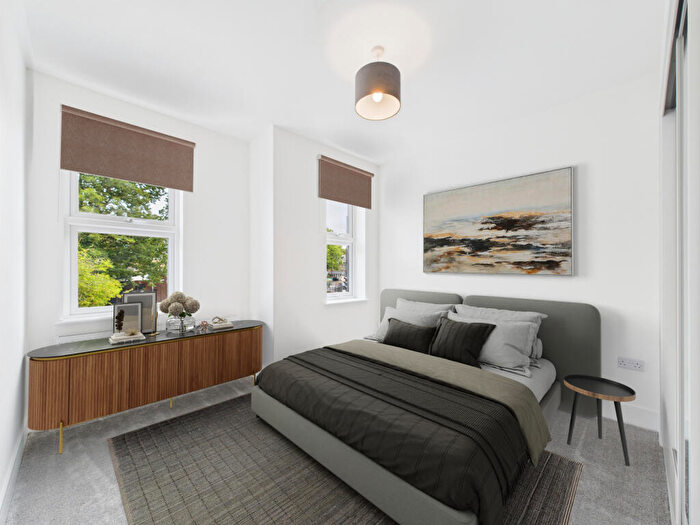 2 Bedroom Flat To Rent In College Road, Bromley, Kent, BR1