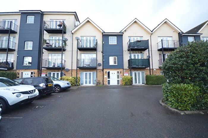 2 Bedroom Flat To Rent In Blackthorn Road, Ilford, IG1