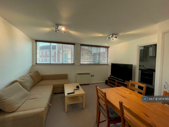 2 Bedroom Flat To Rent In High Street, Kingston Upon Thames, KT1