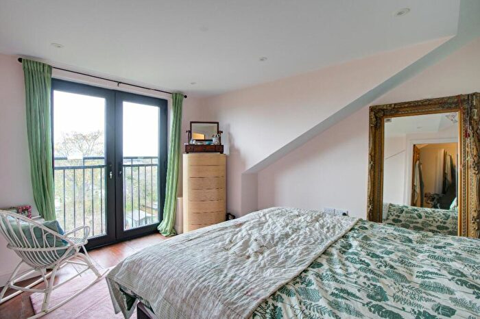 3 Bedroom Terraced House For Sale In Windermere Road, Lancaster, LA1