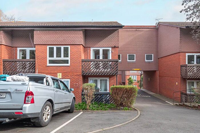 1 Bedroom Flat To Rent In Cedar Close, West Dulwich, London, SE21