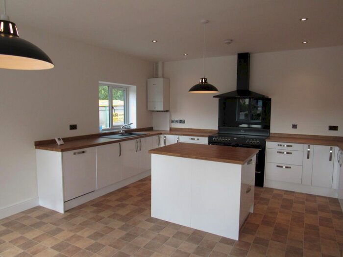 3 Bedroom Bungalow To Rent In The Street, Costessey, Norwich, NR8