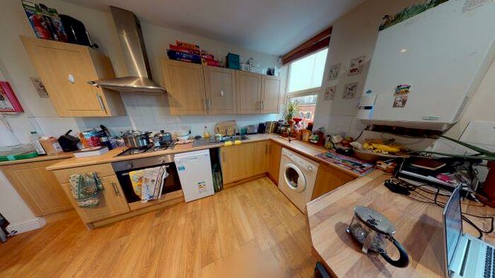 1 Bedroom Flat To Rent In Queens Road, Hyde Park, Leeds, LS6