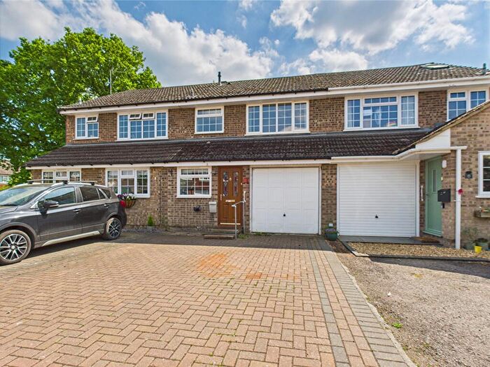 3 Bedroom Terraced House For Sale In Jubilee Close, Pamber Heath, RG26