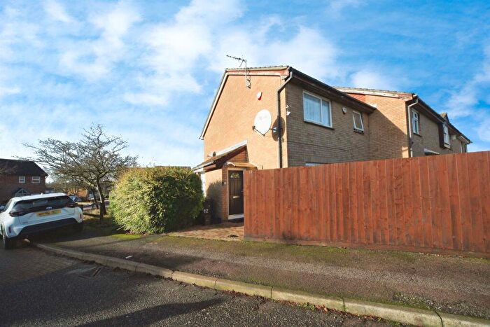 1 Bedroom End Of Terrace House For Sale In Gainsborough Drive, Houghton Regis, Dunstable, LU5