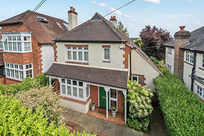 3 Bedroom Detached House For Sale In High Park Road, Farnham, GU9