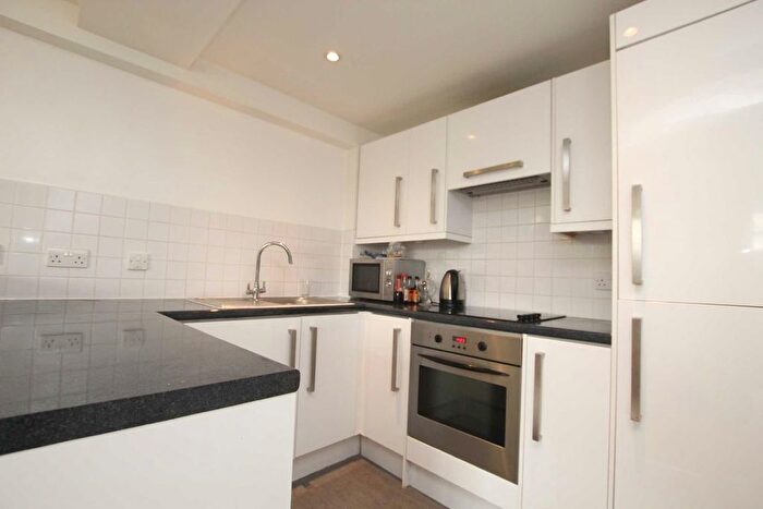 1 Bedroom Flat To Rent In Red Lion Street, Richmond, TW9