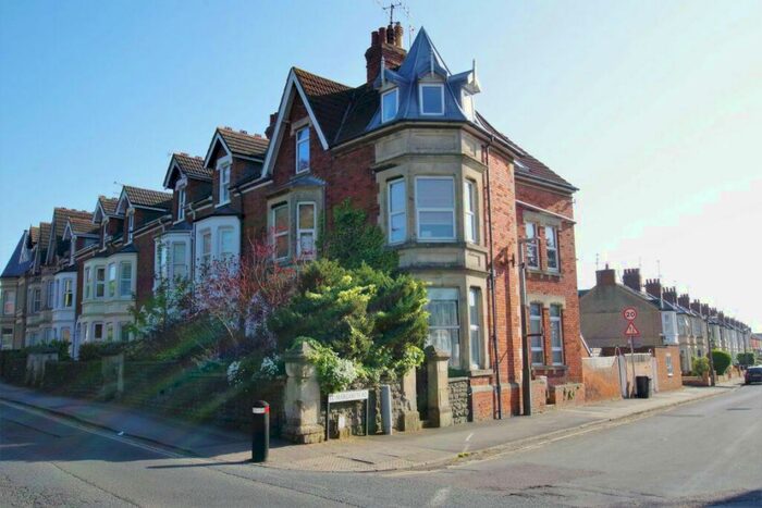 2 Bedroom Flat To Rent In Croft Road, Old Town, SN1