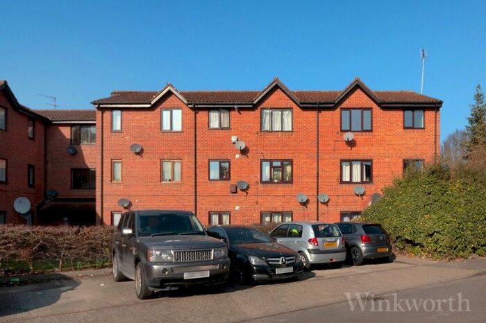 2 Bedroom Flat To Rent In Henderson Court, Myers Lane, London, SE14