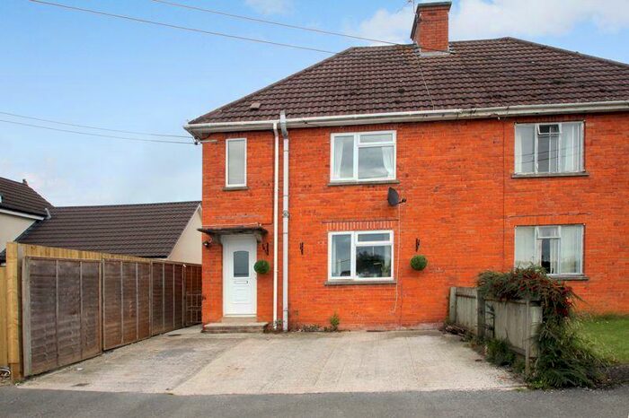 3 Bedroom Semi-Detached House For Sale In North Wootton, BA4
