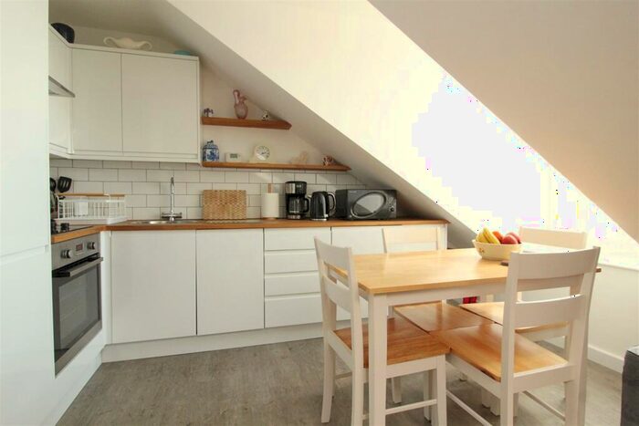 2 Bedroom Flat To Rent In Denmark Villas - Great Location, BN3