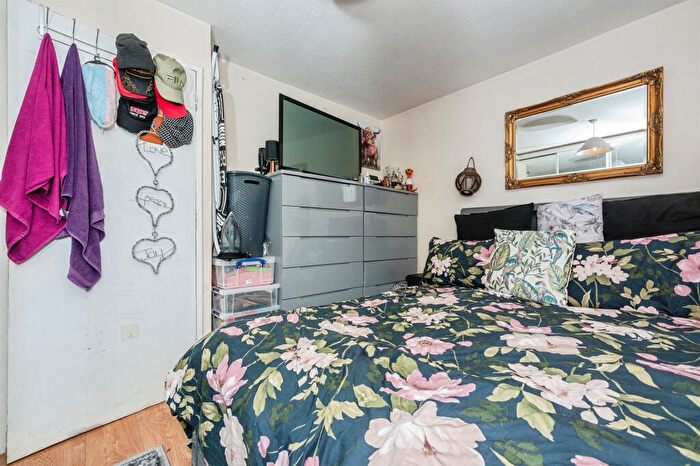 1 Bedroom Flat For Sale In Falcon Avenue, Grays, RM17