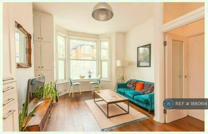 2 Bedroom Flat To Rent In Muswell Hill, London, N10