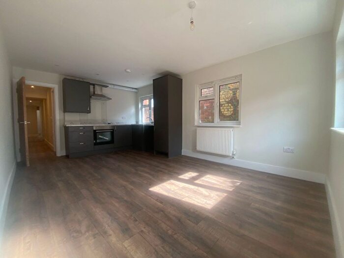 2 Bedroom Flat To Rent In Cann Hall, London, E11