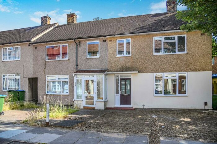 3 Bedroom House To Rent In Holbourne Road, London, SE3