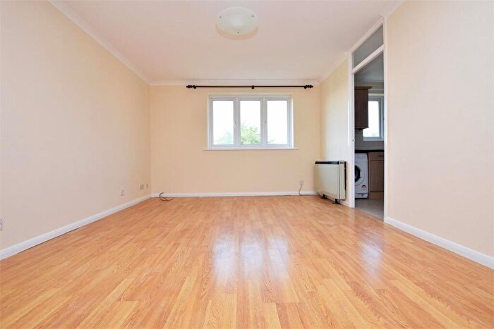 2 Bedroom Flat To Rent In Millhaven Close, Chadwell Heath, RM6