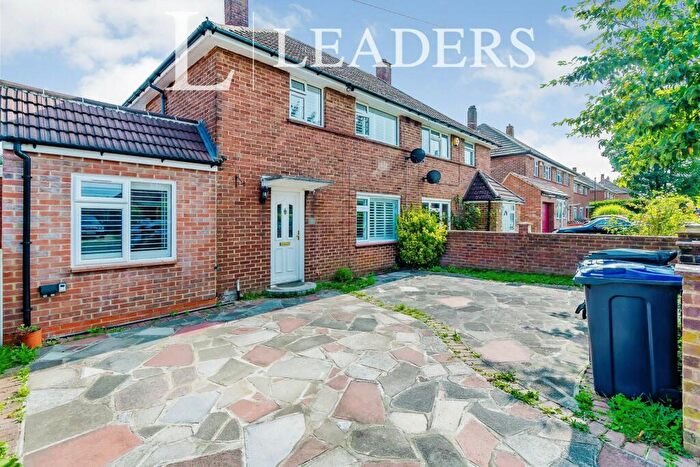 4 Bedroom Semi-Detached House To Rent In Kennelwood Crescent, CR0