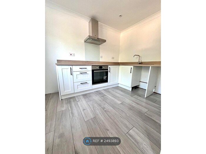 2 Bedroom Flat To Rent In Highwoods, Colchester, CO4