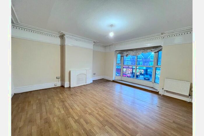 4 Bedroom Flat To Rent In Stratford Road, Sparkhill, Birmingham, B11