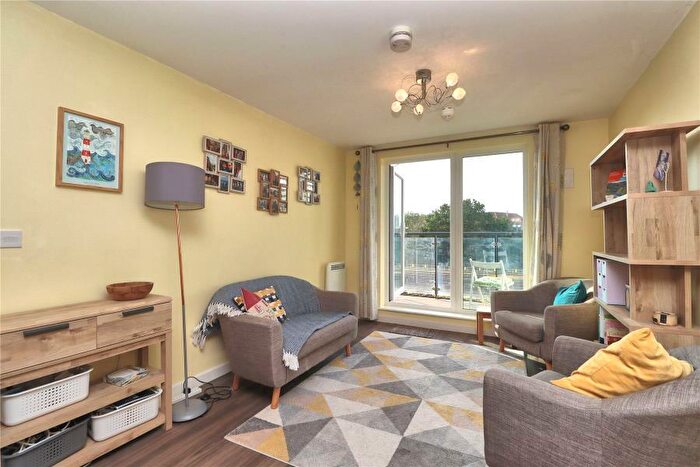 1 Bedroom Flat To Rent In Woking, Surrey, GU22