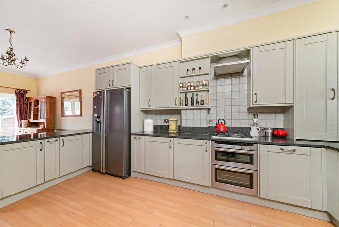 4 Bedroom Terraced House For Sale In Kingston Road, Raynes Park, SW20