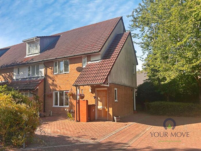1 Bedroom Flat For Sale In Dakota Close, Wallington, Surrey, SM6