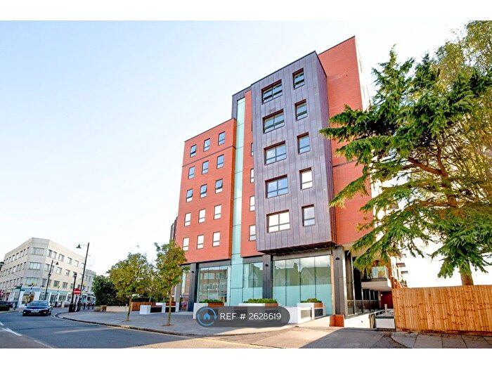 2 Bedroom Flat To Rent In Eden Point, Leigh-On-Sea, SS9