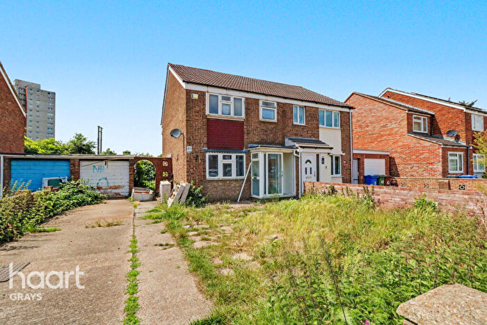 3 Bedroom Semi-Detached House For Sale In Northview Avenue, Tilbury, RM18