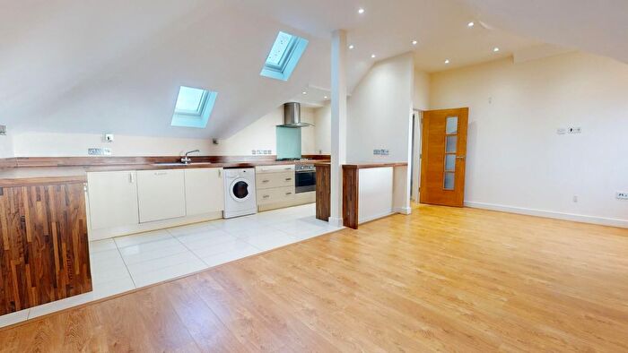 2 Bedroom Flat For Sale In Dorchester Road, Weymouth, DT4