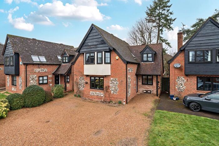 4 Bedroom Detached House For Sale In High Wycombe, Buckinghamshire, HP13