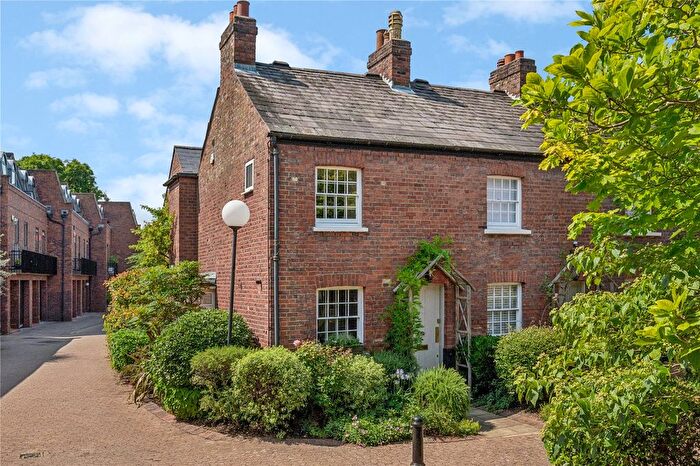 2 Bedroom Detached House For Sale In Haygarth Place, Wimbledon, London, SW19