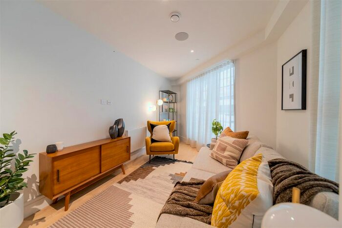 1 Bedroom Flat To Rent In Coombe Lane, London, SW20