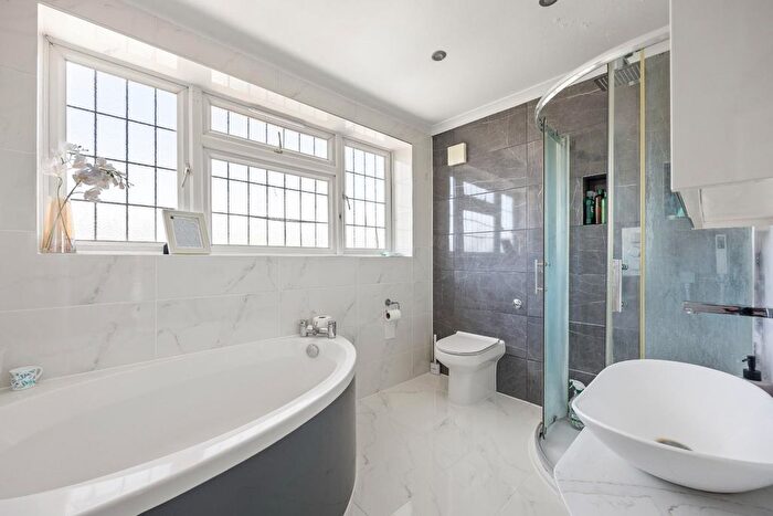 4 Bedroom Detached House For Sale In Trinity Close, Stanwell, TW19
