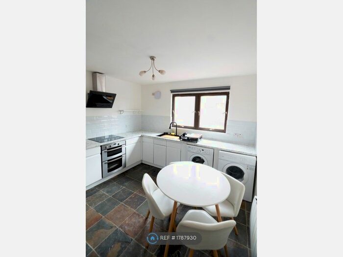 2 Bedroom Flat To Rent In Allan Lane, Dundee, DD1