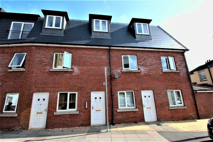 1 Bedroom Flat To Rent In Knowsley Road, Cosham, Portsmouth, PO6