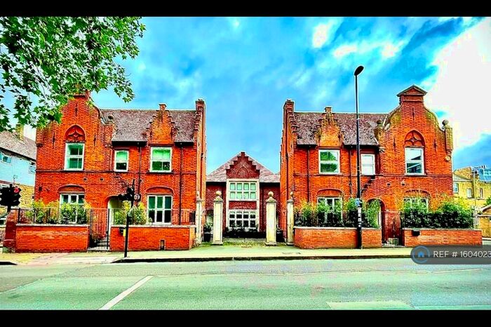 5 Bedroom Detached House To Rent In Latchmere Road, London, SW11