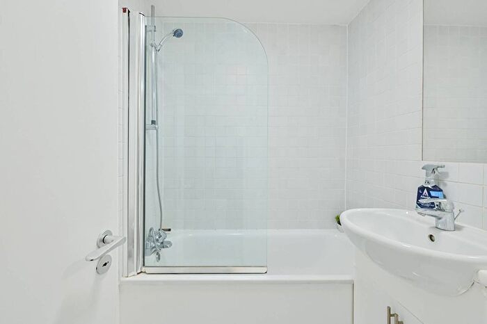 1 Bedroom Flat To Rent In Macklin Street, Covent Garden, London, WC2B