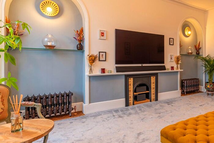 2 Bedroom Flat For Sale In Lansdown Place, Cheltenham, GL50