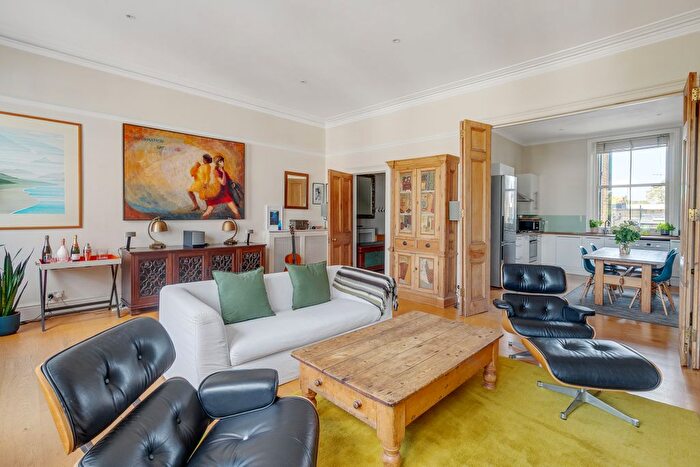 3 Bedroom Flat For Sale In Redcliffe Square, Chelsea, SW10