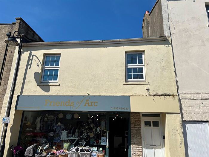 2 Bedroom Flat To Rent In South Street, Axminster, EX13