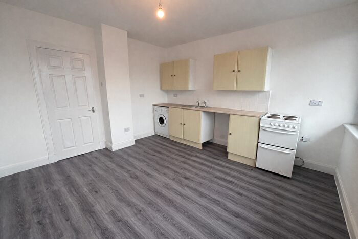 3 Bedroom Flat To Rent In Millbank Road, Wishaw, ML2