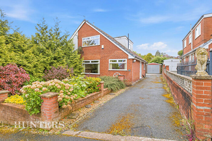 3 Bedroom Semi Detached House For Sale In Deepdale, Oldham, OL4