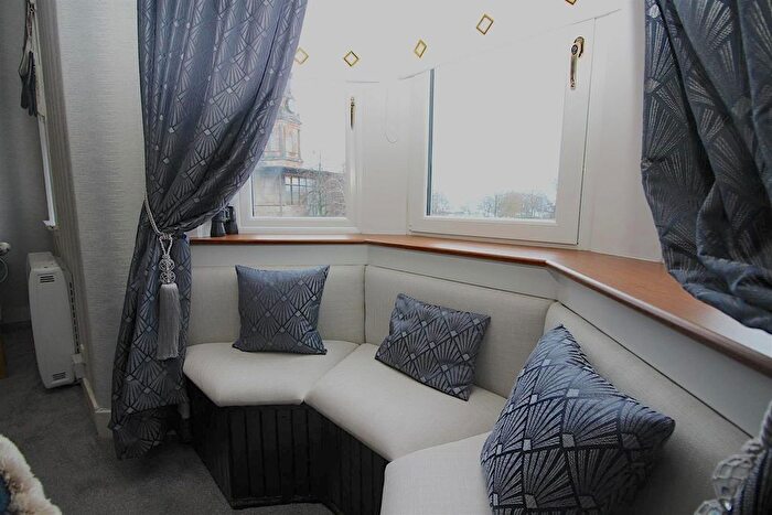 2 Bedroom Flat For Sale In Customhouse Lane, Port Glasgow, PA14