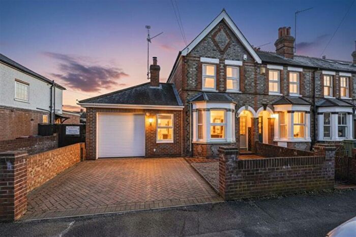 3 Bedroom End Of Terrace House For Sale In Washington Road, Caversham, Reading, RG4