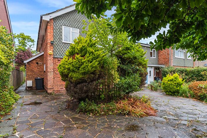 2 Bedroom Flat For Sale In Holly Court, West Wickham, BR4