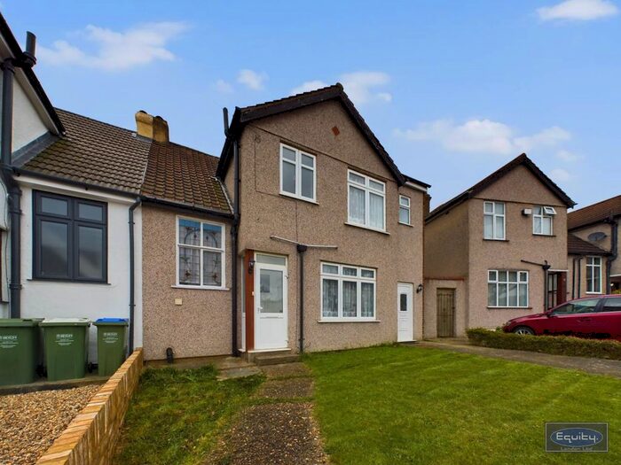 4 Bedroom Property To Rent In Boundary Road, Sidcup, Kent, DA15