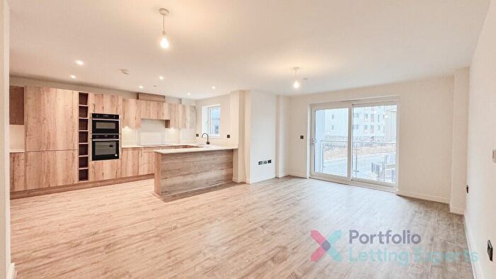3 Bedroom Flat To Rent In Family Bed | Location: Near Schools, Beach & Station | Secure Underground Parking | Brand New - The Avebury, BH1