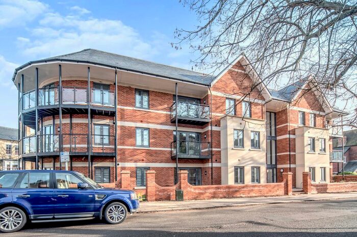 2 Bedroom Flat To Rent In Linden Road, Bedford MK40