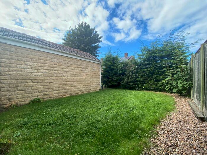 3 Bedroom Semi Detached House For Sale In Reeves Avenue, Pilsley